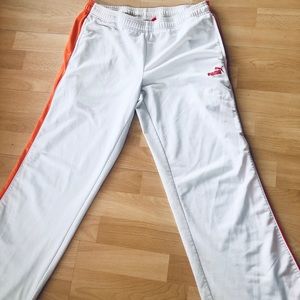 Vintage Wide Legged Puma Track Pants 🧡🐆